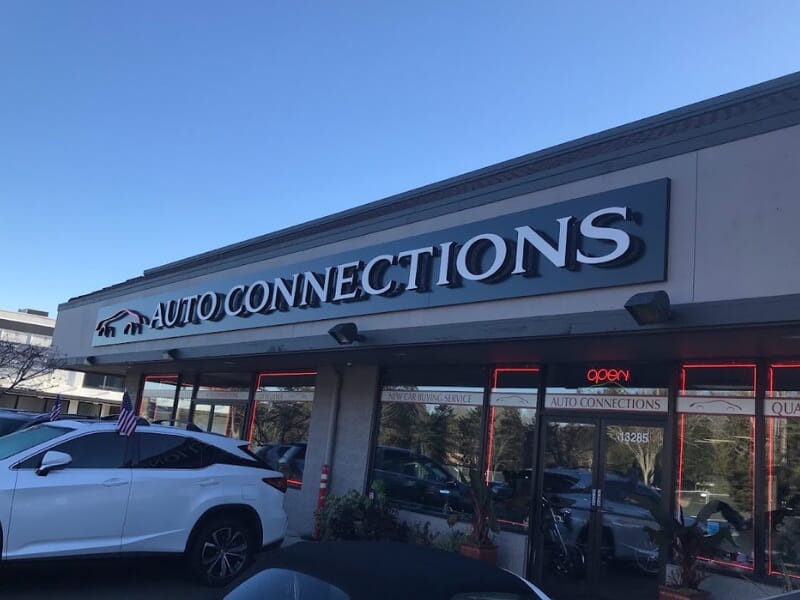 Channel Letters & Sign Cabinets